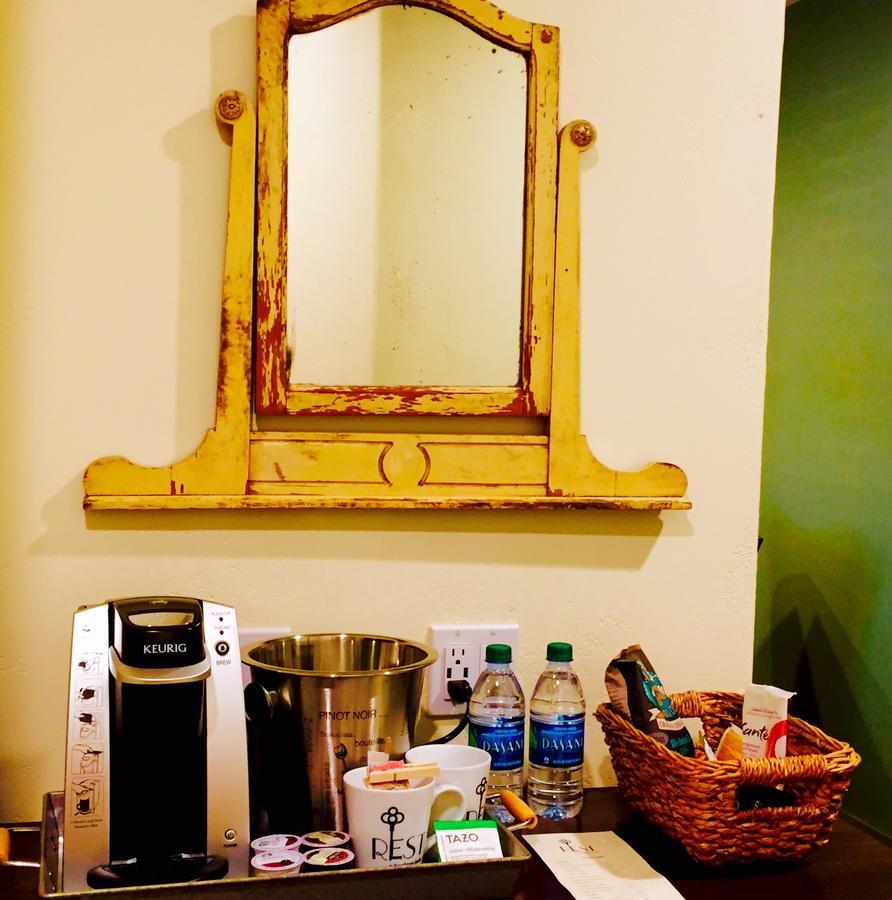 Rest, A Boutique Hotel 普里茅斯 外观 照片